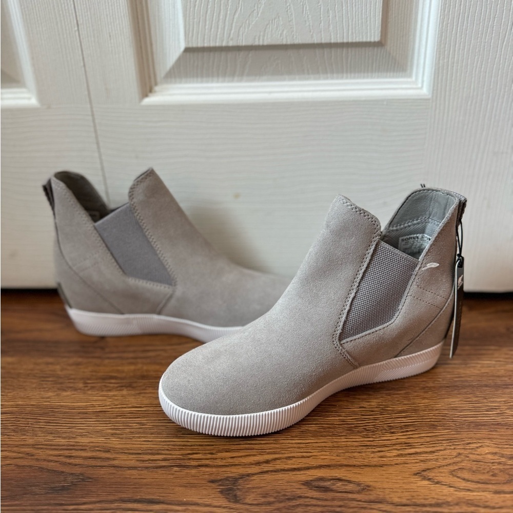 NWT SOREL OUT N ABOUT suede grey platform boots brand new in box (7.5)